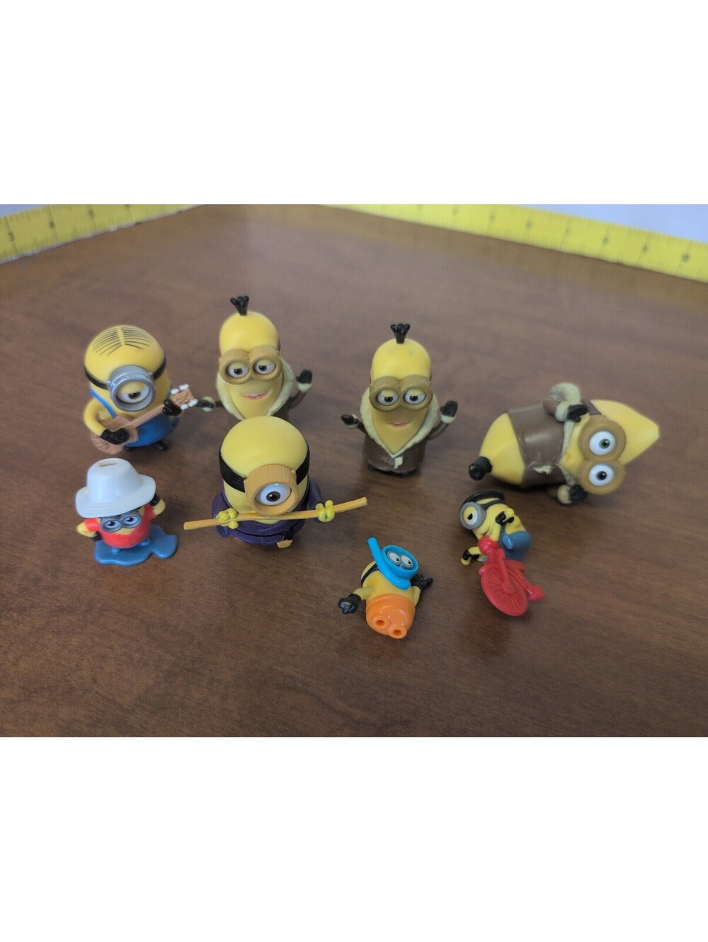 8 Different Minions 3" Or Less Characters
